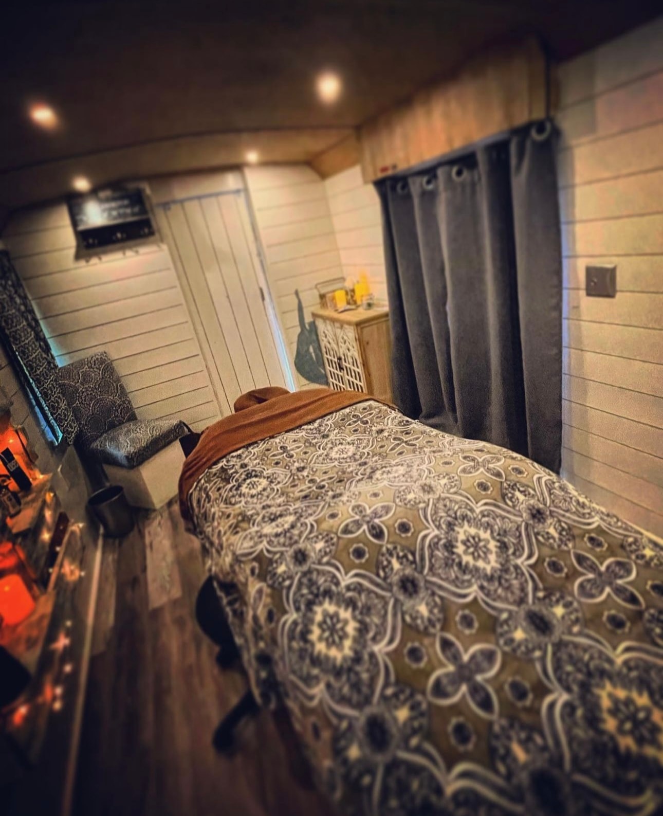 Clean interior of the Hands in the Sands massage studio